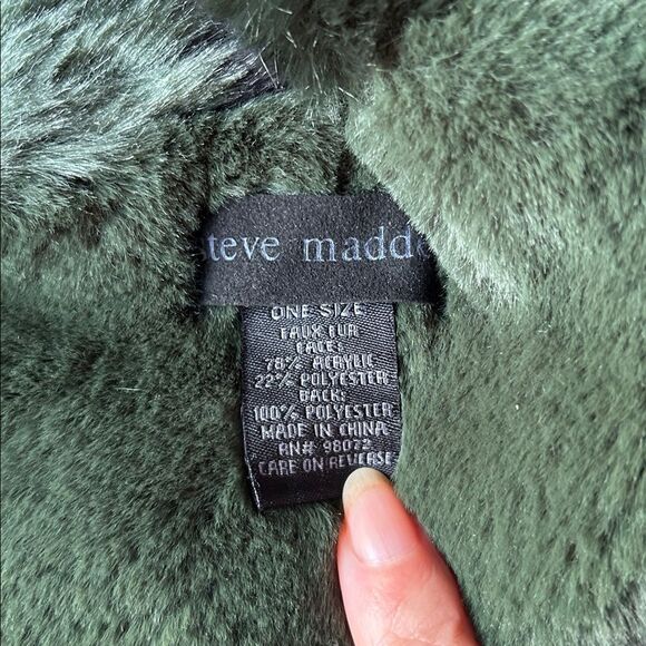 Steve Madden Dark Green Faux Fur Accent Infinity Scarf OS - Picture 7 of 7